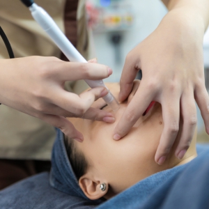 Chăm sóc da chuẩn Nữ Hoàng Alizabeth